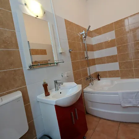 Apartment Key In Main Square Brasov