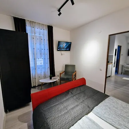 Apartment Key In Main Square Brasov